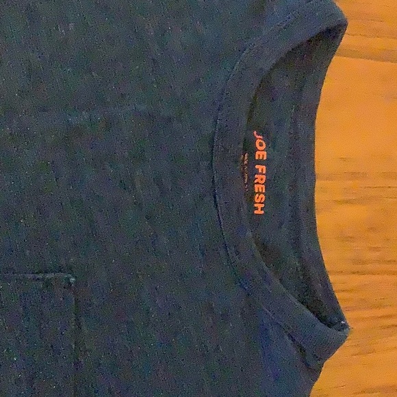 Tshirt size 8 boy - Picture 1 of 2